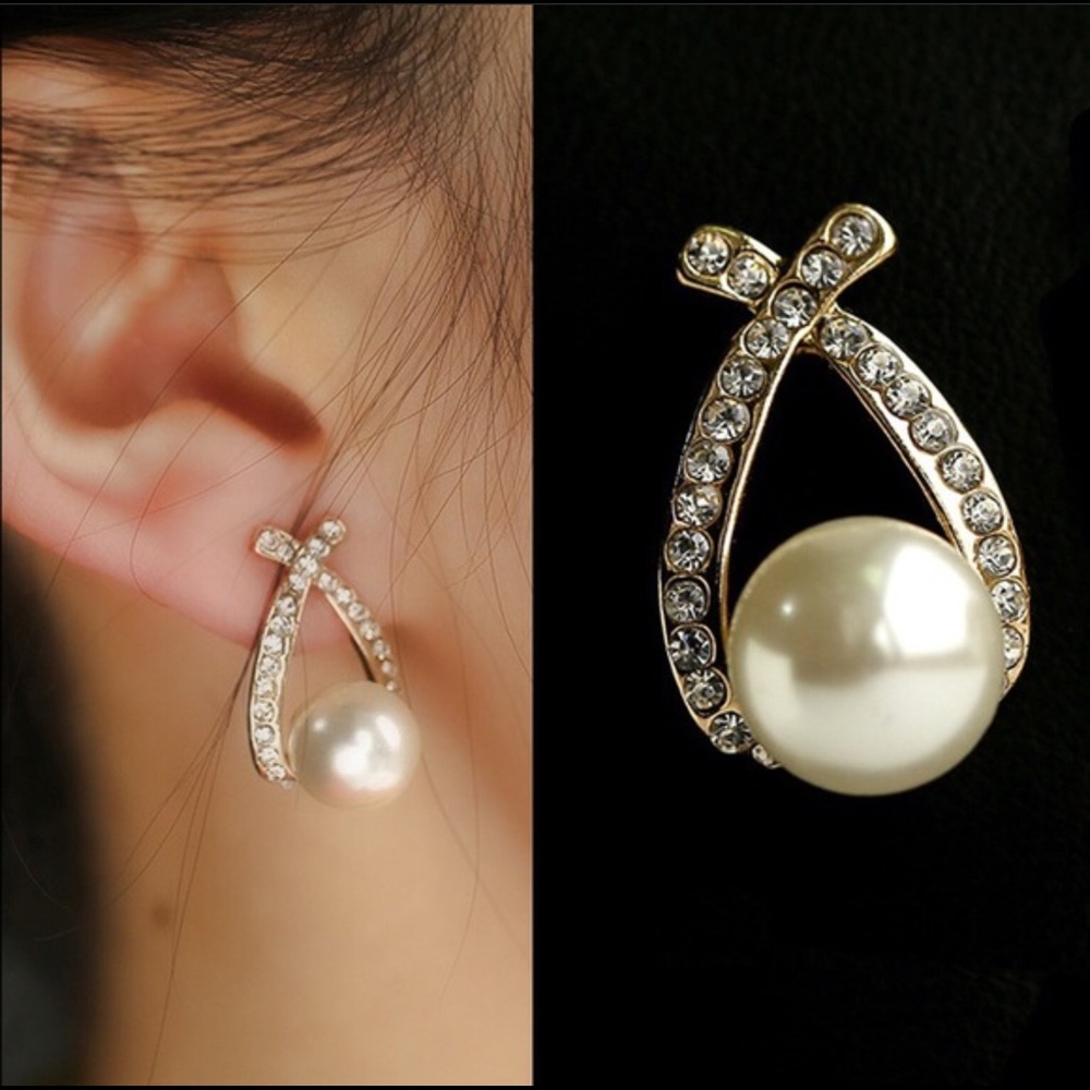 Pearl and Crystal Stud Earrings.